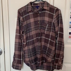 Women’s plaid shirt